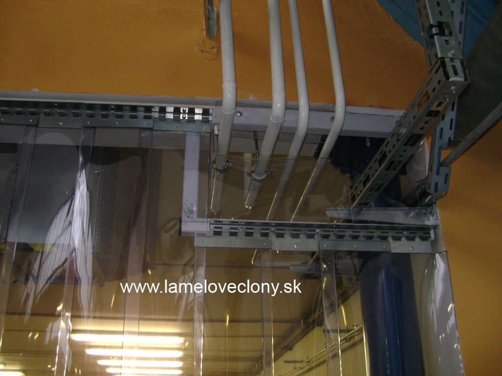 plastovy priemyselny PVC zaves - lamelova clona - na tazko dostupnych miestach